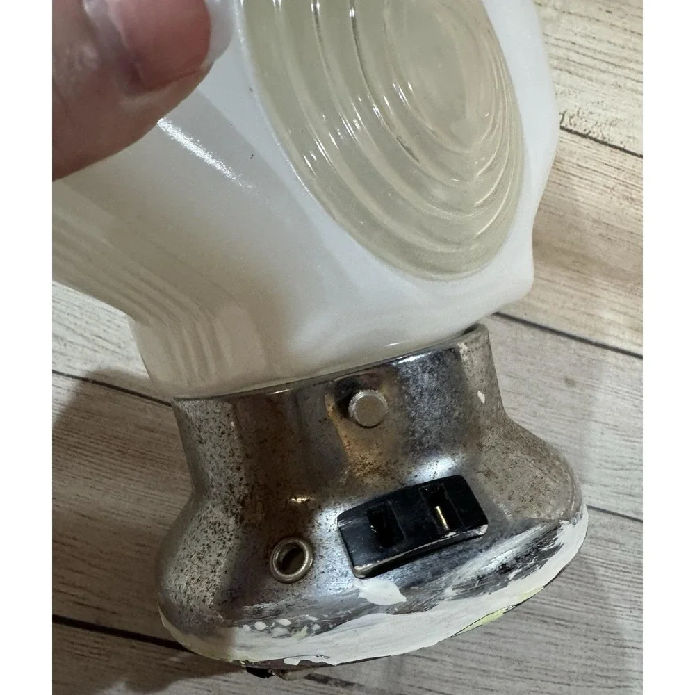 Vintage Bathroom Wall Sink Lamp Sconce Milk Glass Outlet Headlight Pull Chain